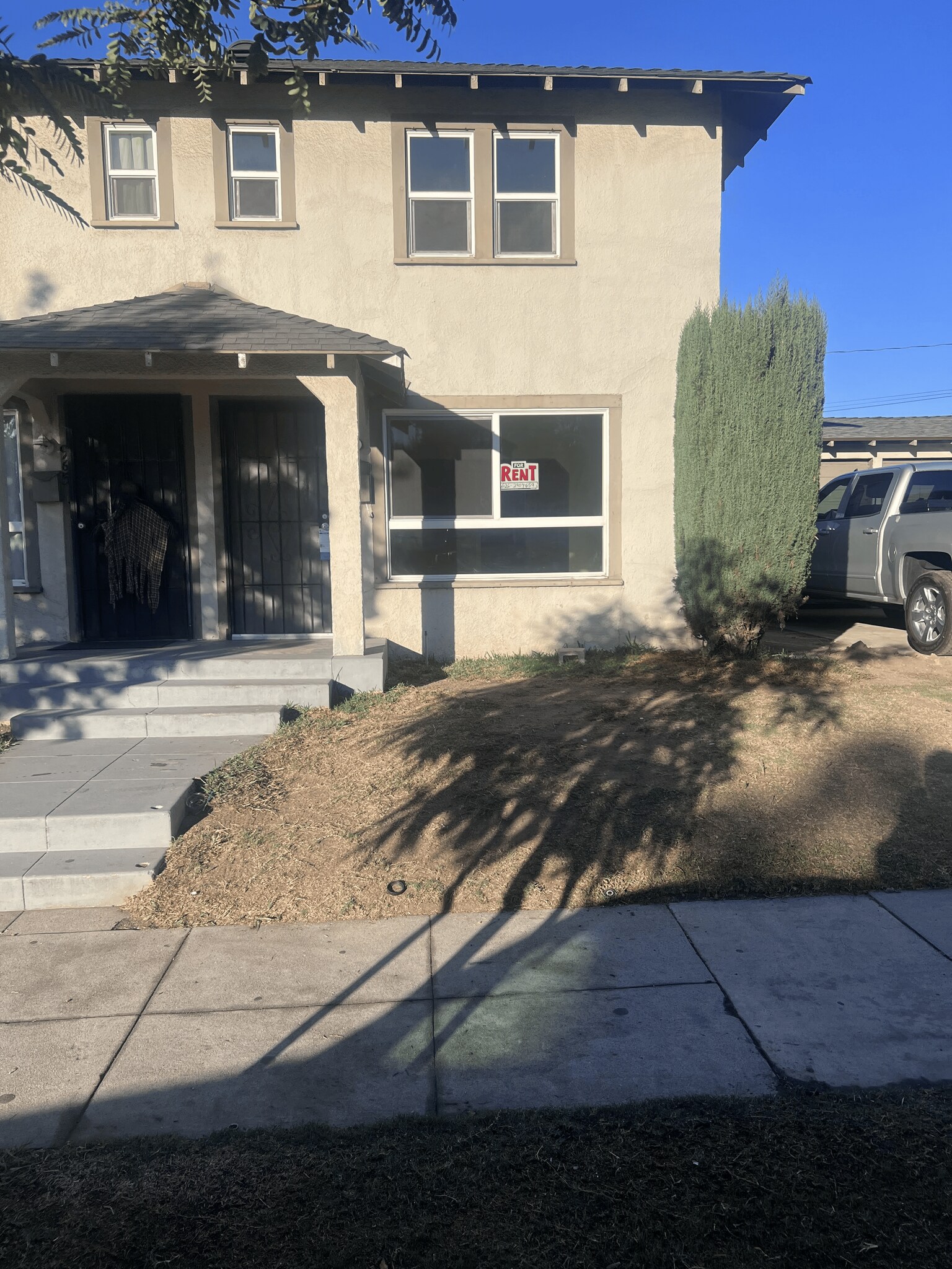 Building Photo - 967 N White Ave