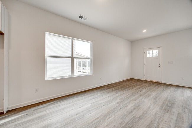Building Photo - 118 Fulton Dr
