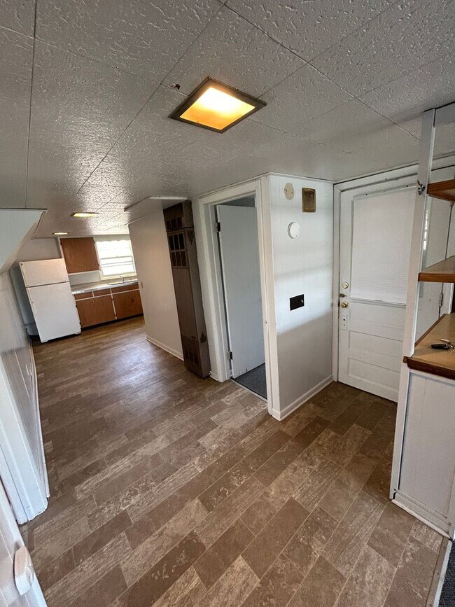 Building Photo - 802-806 Cedar