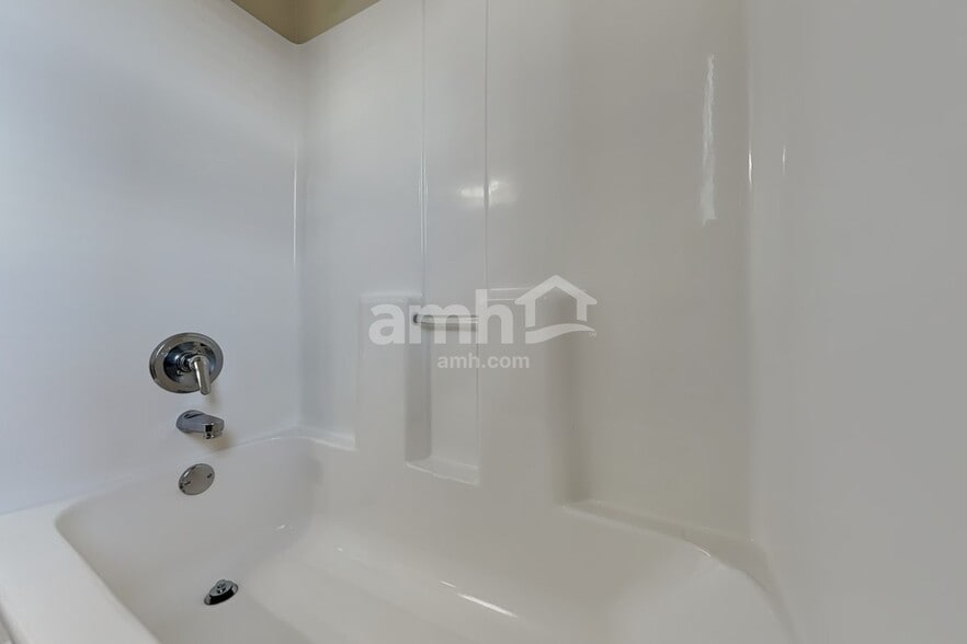 Building Photo - 375 Vaiden Ridge Dr N