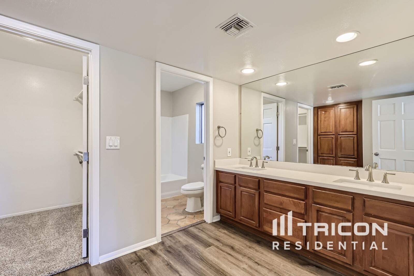 Building Photo - 4809 W Cochise Dr