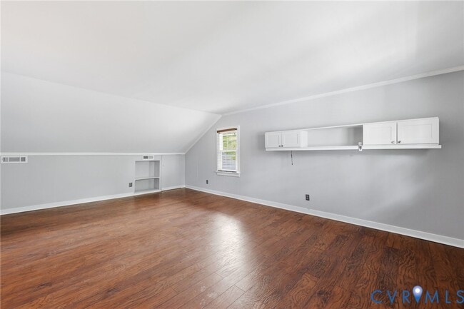 Building Photo - 7603 S Pinehill Dr