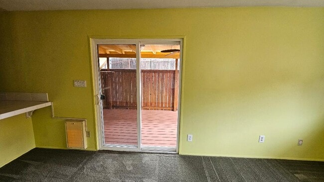 Building Photo - 10216 Princess Sarit Way