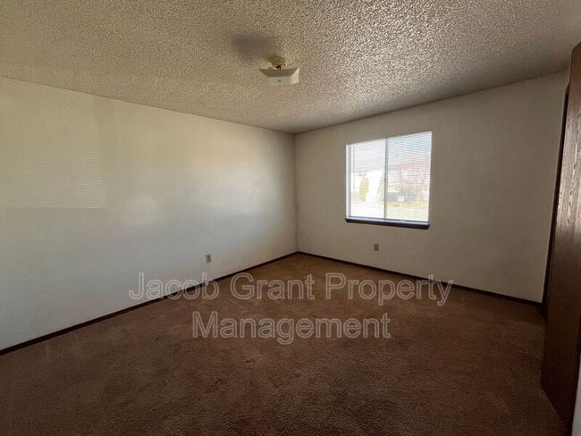 Building Photo - 2282 Stace St