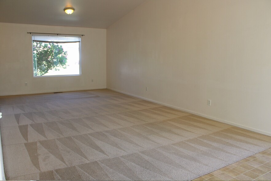 Building Photo - 1503 Trisha Way