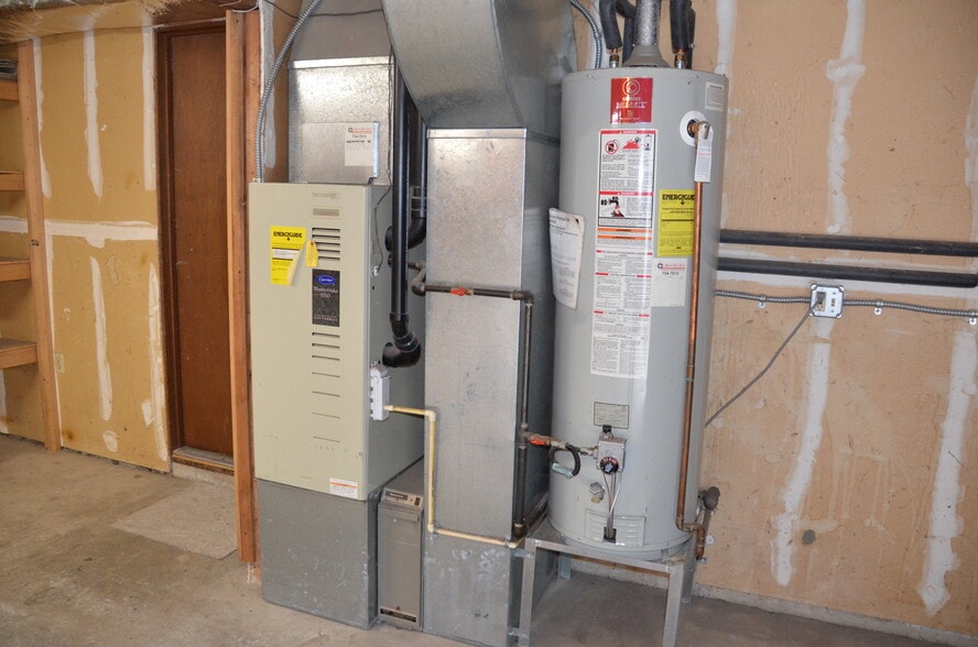 Building Photo - 3700 Beazer