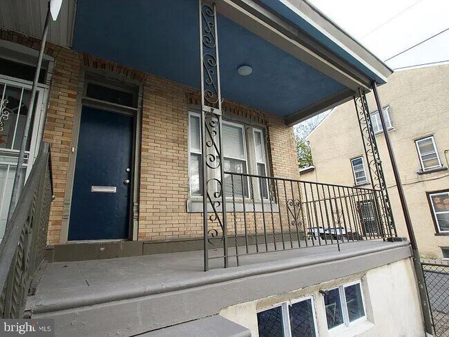 Building Photo - 4335 Fleming St