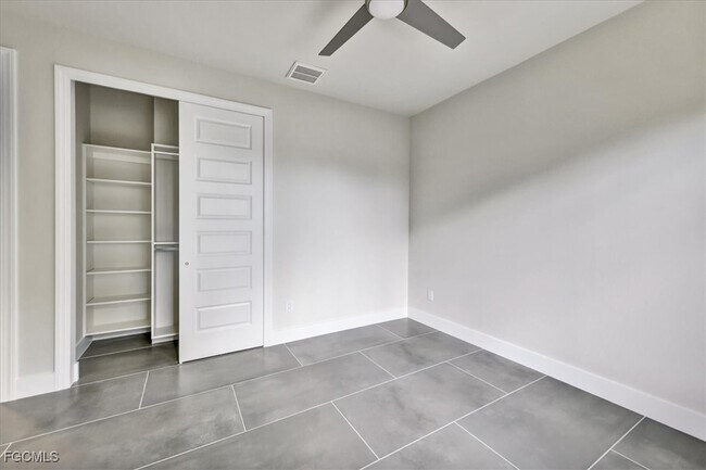 Building Photo - 2602 SW 27th St