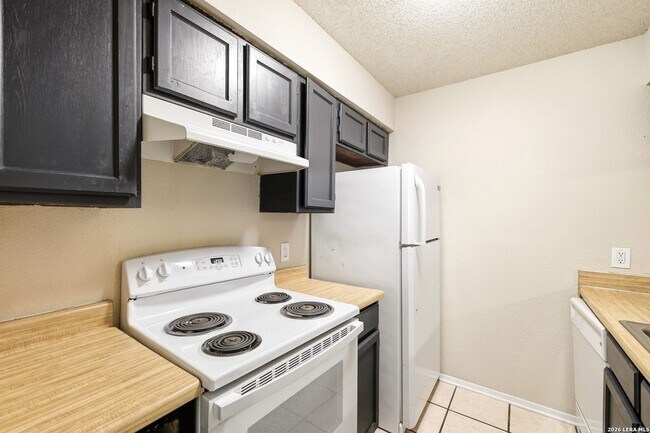Building Photo - 4927 Ty Terrace St