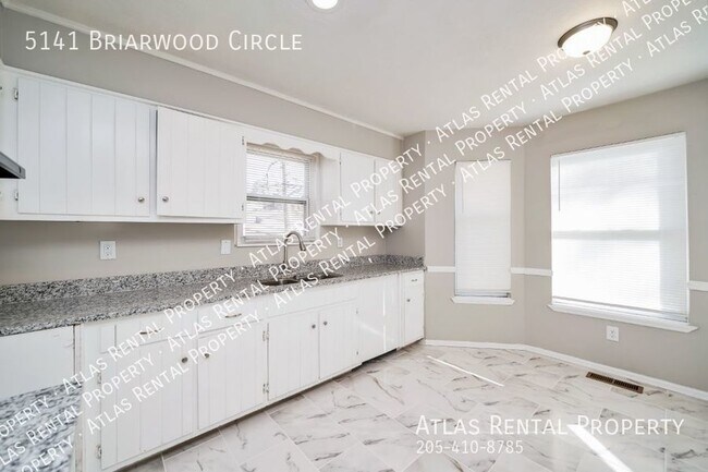 Building Photo - 5141 Briarwood Cir