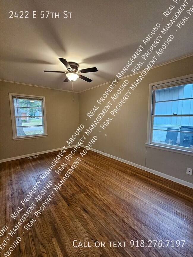 Building Photo - 2422 E 57th St