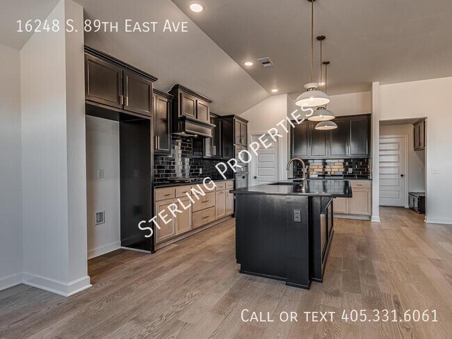 Building Photo - 16248 S 89th E Ave