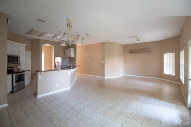 Building Photo - 11 Fawn Cir