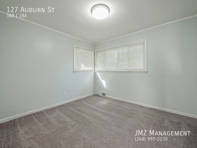 Building Photo - 127 Auburn St