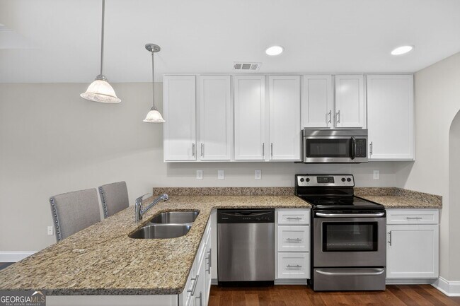 Building Photo - 5845 Garden Cir