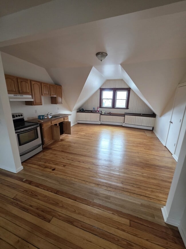 Building Photo - 12 Noxon St