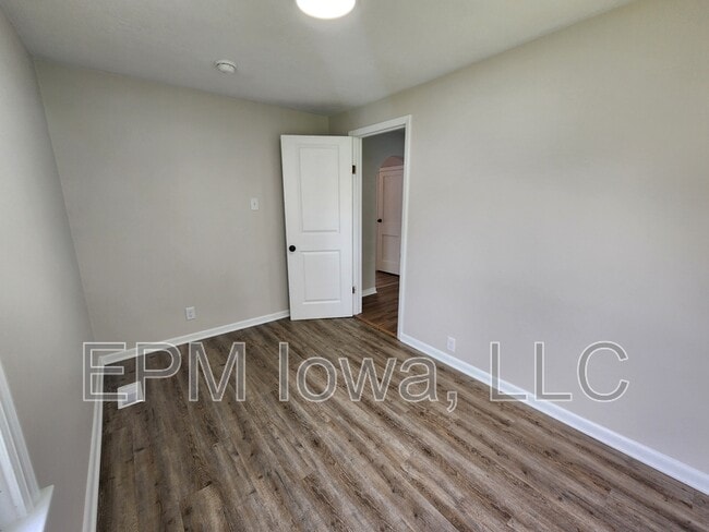 Building Photo - 608 6th St NW