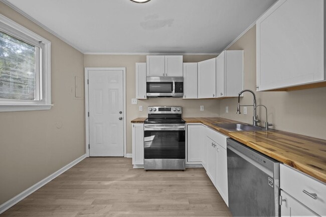 Building Photo - 103 Robin Rd