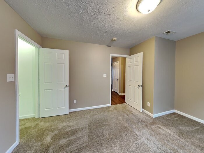 Building Photo - 10447 Bellchime Ct