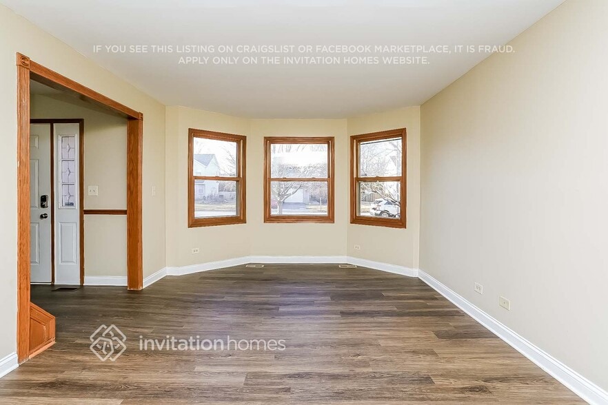 Building Photo - 321 Beaver Crossing