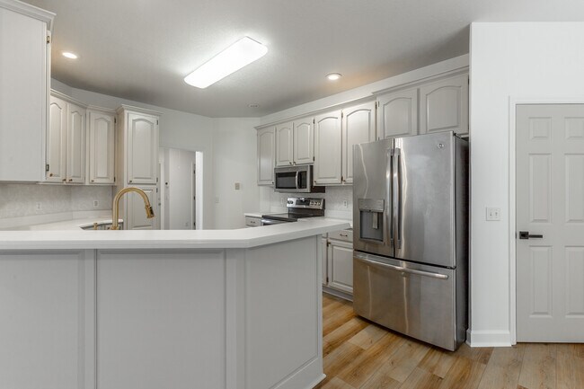 Building Photo - 7782 Prince Dr