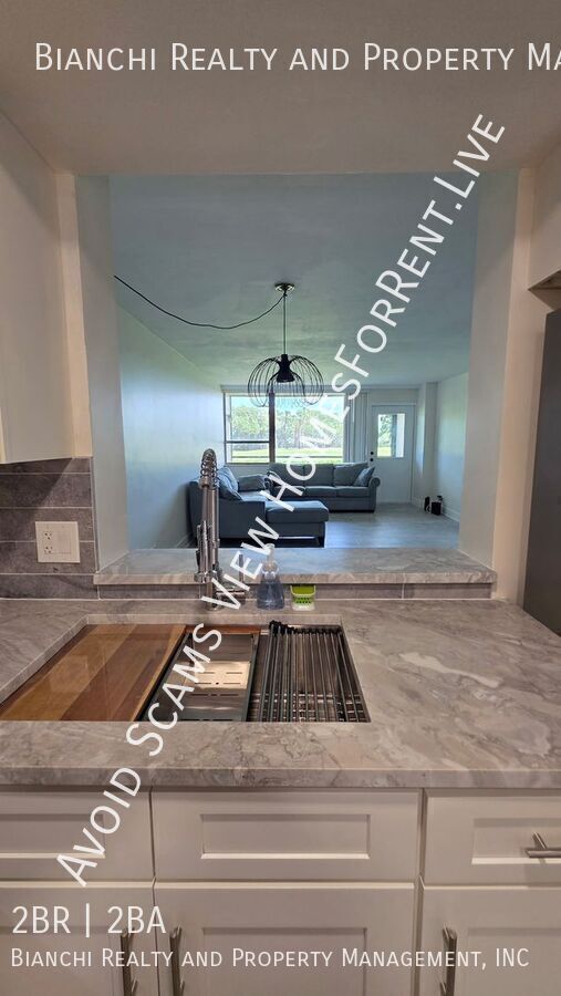 Building Photo - 2618 Cove Cay Dr