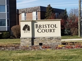 Building Photo - 400 Ascot Dr