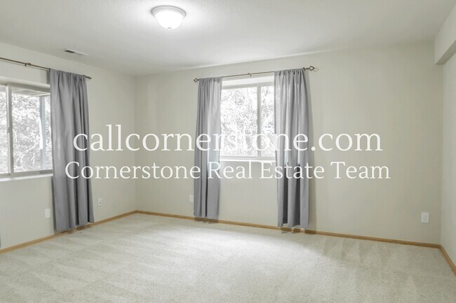 Building Photo - 5535 Jarman St