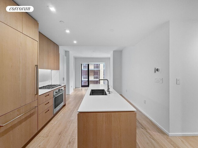 Building Photo - 98 Front St