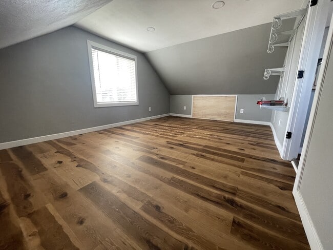 Building Photo - 105 W Summit St