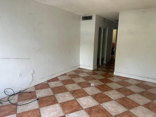 Building Photo - 1 bedroom in North miami FL 33179