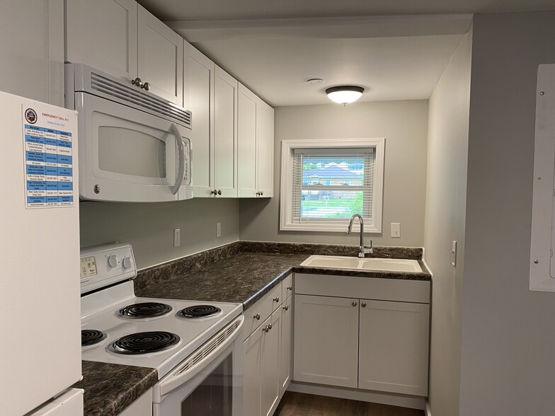 Kitchen - 302 Rose St