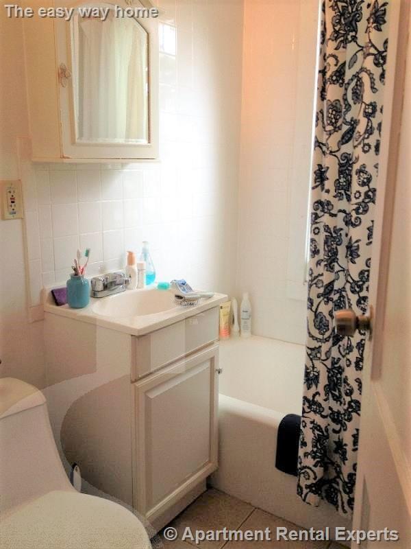 Building Photo - 148 Fifth St Unit #6