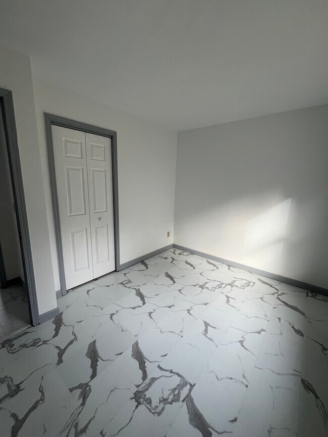 Building Photo - 30 Loughran Dr