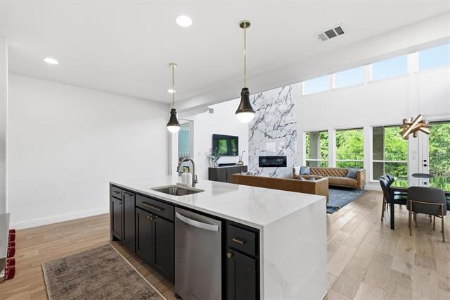 Building Photo - 10720 Canoe Dr