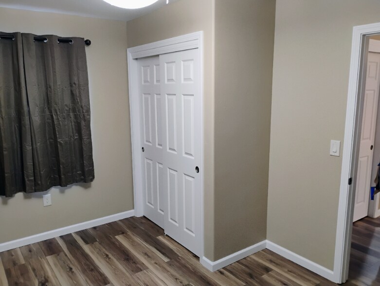 Building Photo - 158 N 6th St