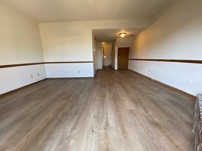 Building Photo - 294 W Mountain St