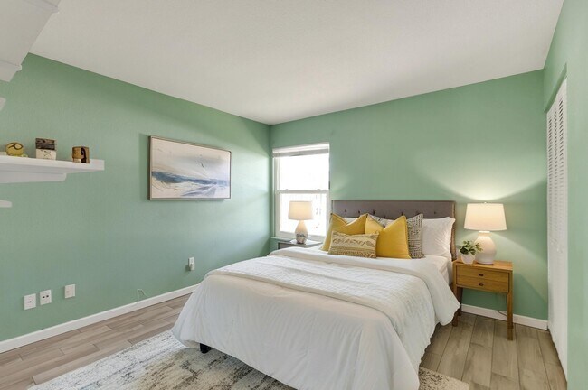 Building Photo - 1612 SE Cascella Ct