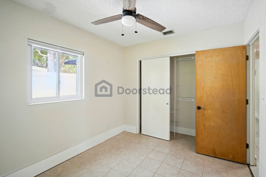 Building Photo - 760 86th Ave N