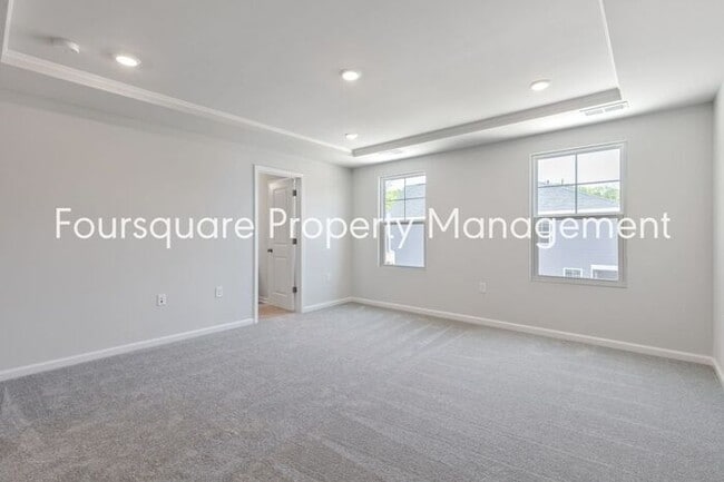 Building Photo - Townhome | Bonus Loft Space | Internet Inc...