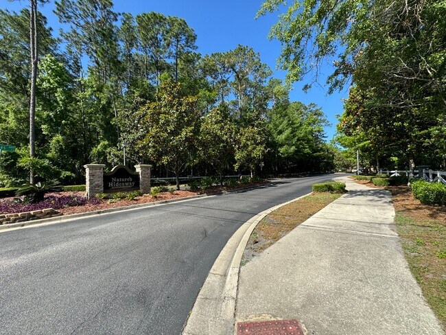 Building Photo - 6099 Maggies Cir