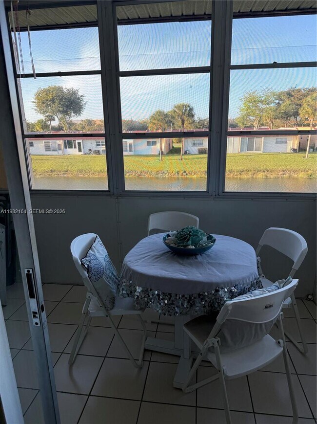 Building Photo - 169 Lake Carol Dr