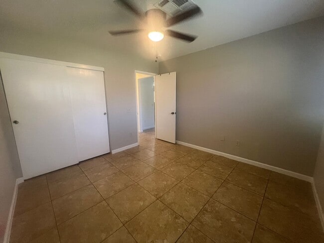 Building Photo - Beautiful 2 Bedroom UPGRADED condo for rent!