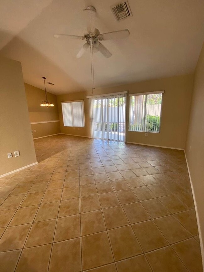 Building Photo - Stylish 2-Bedroom Townhouse in Sun City Summerlin with Resort-Style Amenities
