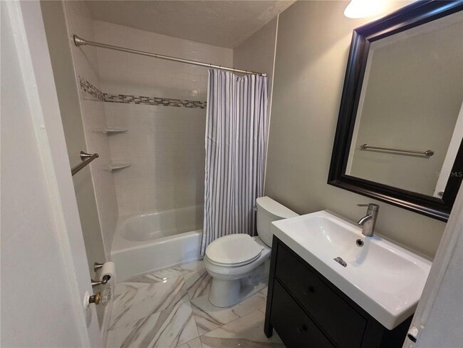 Building Photo - 775 20th Ave N