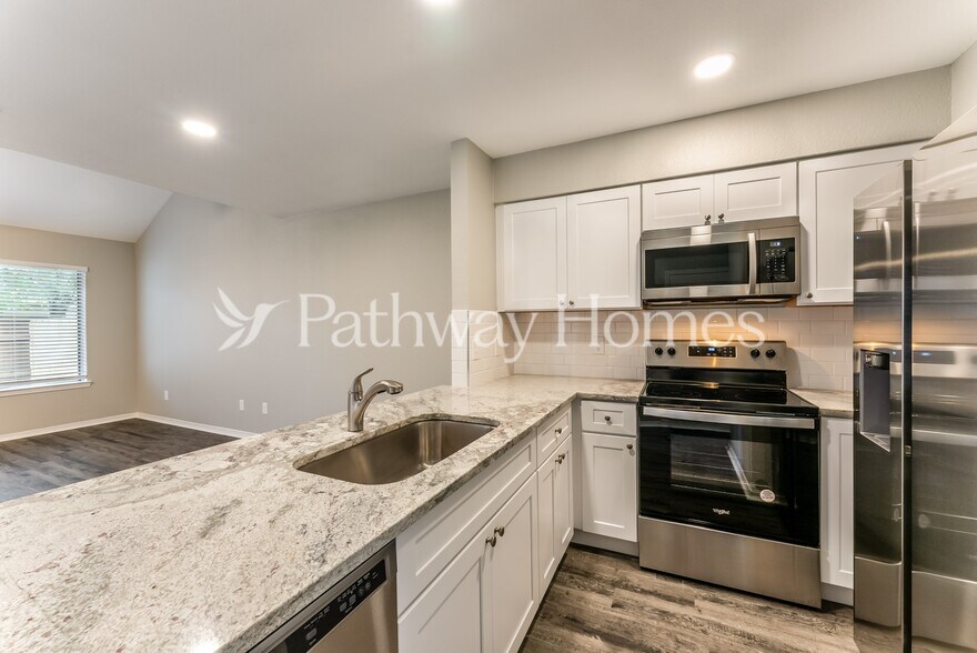 Building Photo - 920 Fairbanks Cir