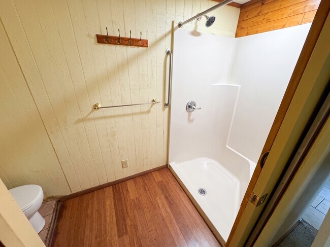 Building Photo - 7221 Hillview Dr