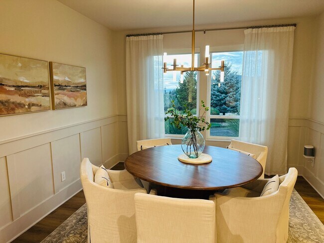 Building Photo - Gorgeous Custom Camas Home