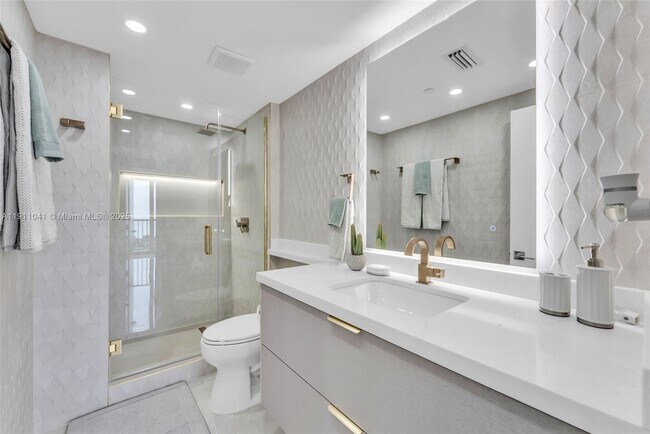 Building Photo - 19707 Turnberry Way