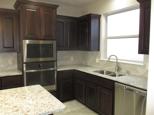 Building Photo - 8750 Sevano Cir NE